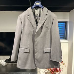 Mario Rossi 3 piece Suit and Vest 44R, 38R pants
